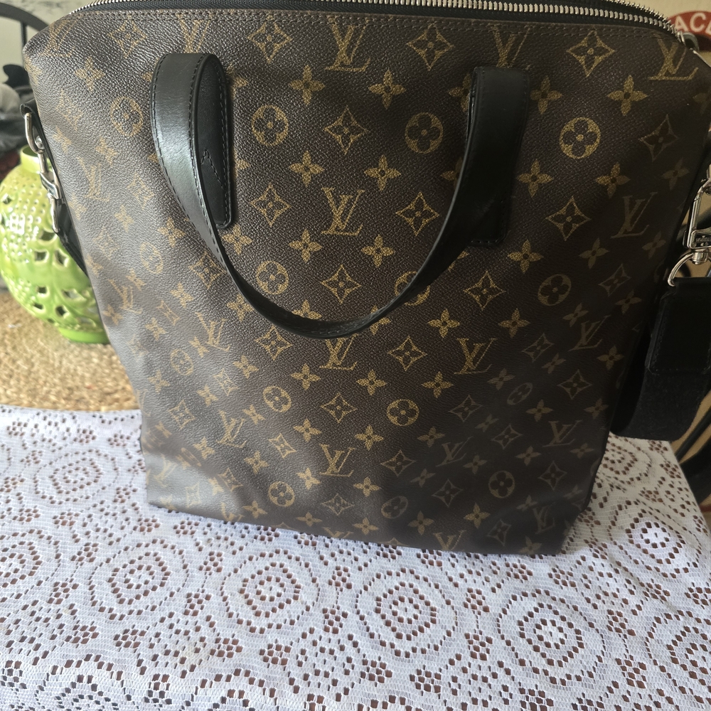 Louis Vuitton Monogram Tote Bag